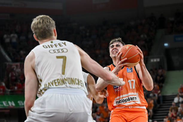 负的较量中 负的较量中