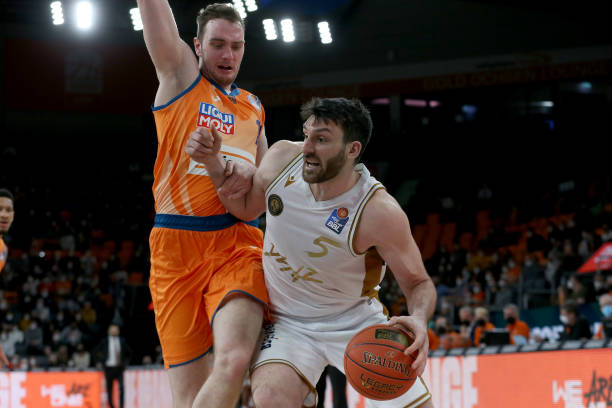 些关键引援 些关键引援